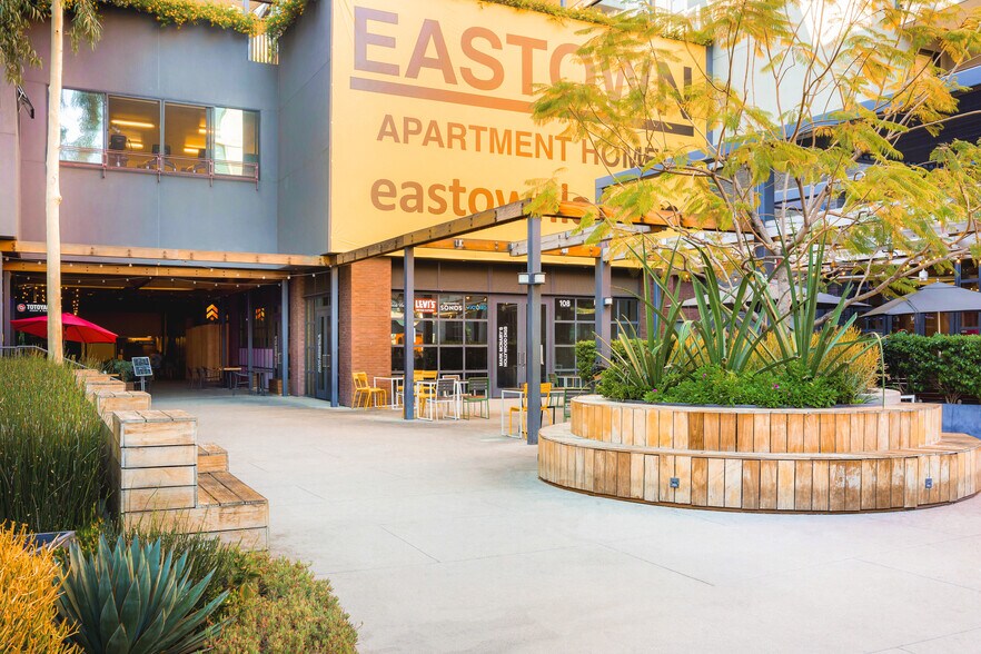 More Photos Of 6201 Hollywood Blvd, Hollywood Apartments For Lease