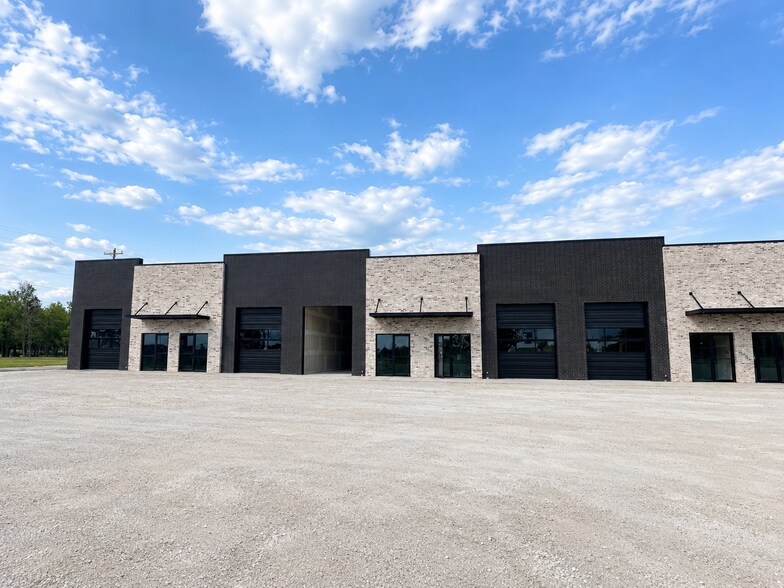 Primary Photo Of 296 S Barrington Rd, Tontitown Showroom For Lease