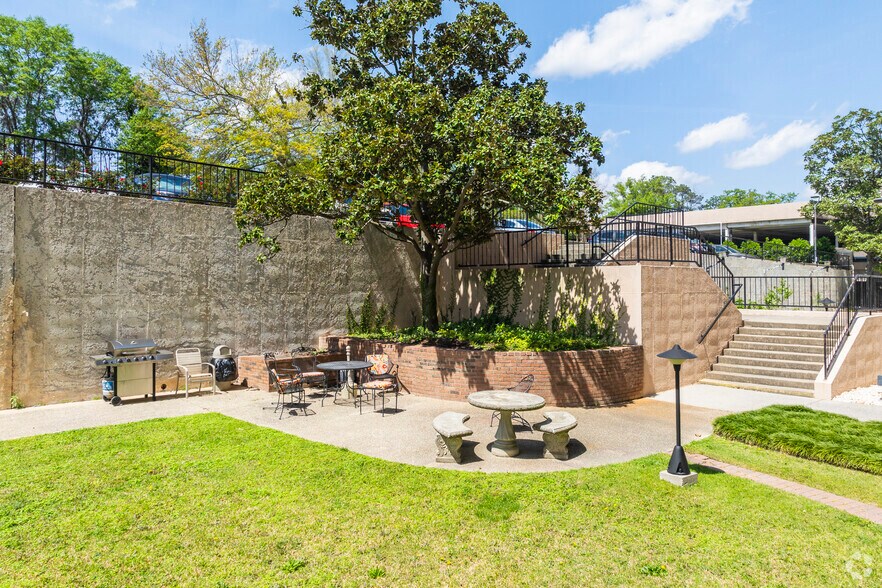 More Photos Of 1825 St. Julian Pl, Columbia Apartments For Lease