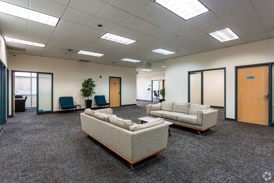 More Photos Of 1101 SW 16th St, Renton Warehouse For Lease