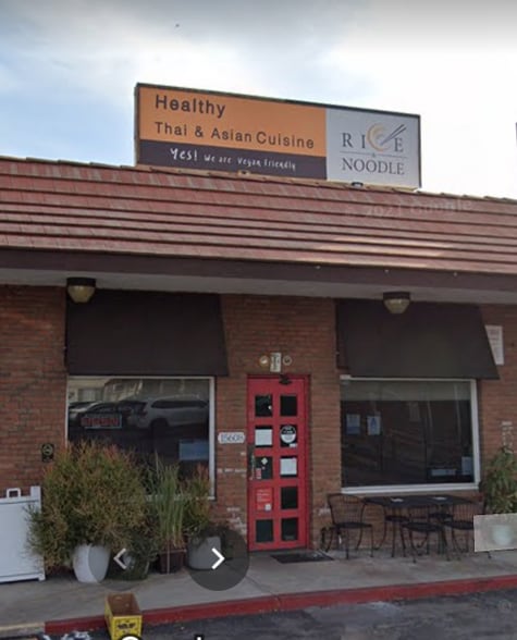 More Photos Of 15600 Ventura Blvd, Encino Unknown For Lease