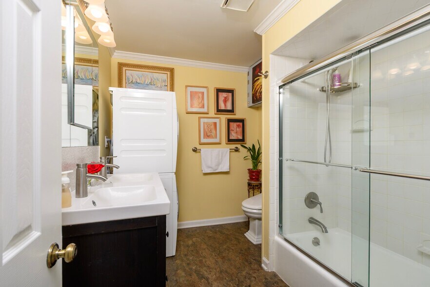 More Photos Of 29 Smull Ave, Caldwell Office Residential For Sale