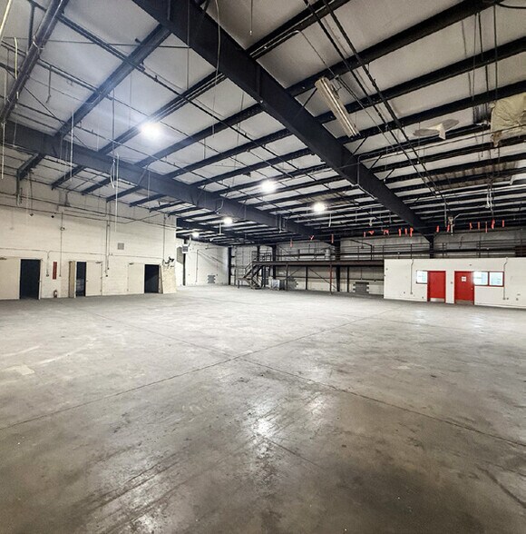 More Photos Of 2615 Elmhurst Ln, Portsmouth Warehouse For Lease