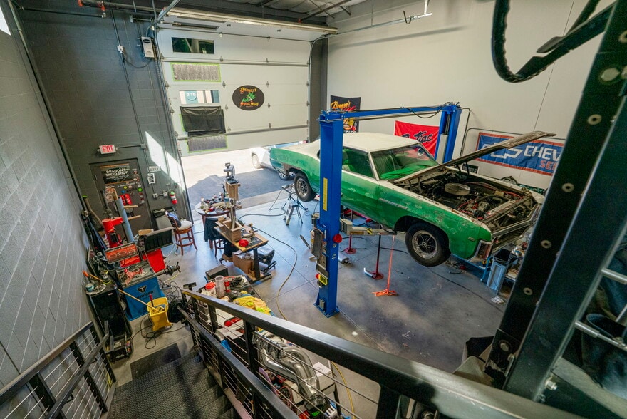 More Photos Of 2100 Double Creek Dr, Round Rock Warehouse For Sale