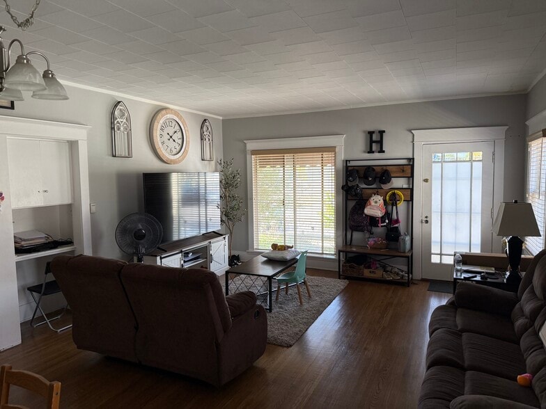 More Photos Of 4018-4022 E Vermont St, Long Beach Apartments For Sale