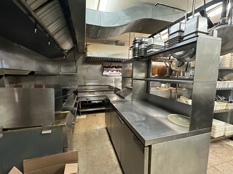 More Photos Of 194 Main St, Amesbury Restaurant For Sale