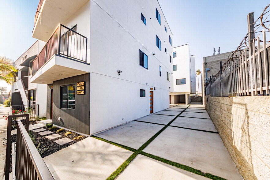 More Photos Of 13461 Beach Ave, Marina Del Rey Multifamily For Sale
