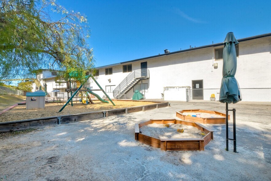 More Photos Of 855 Barham Dr, San Marcos Religious Facility For Lease