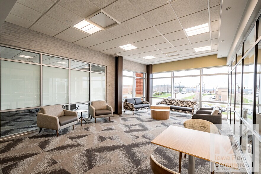 More Photos Of 2769 Heartland Dr, Coralville Office For Sale