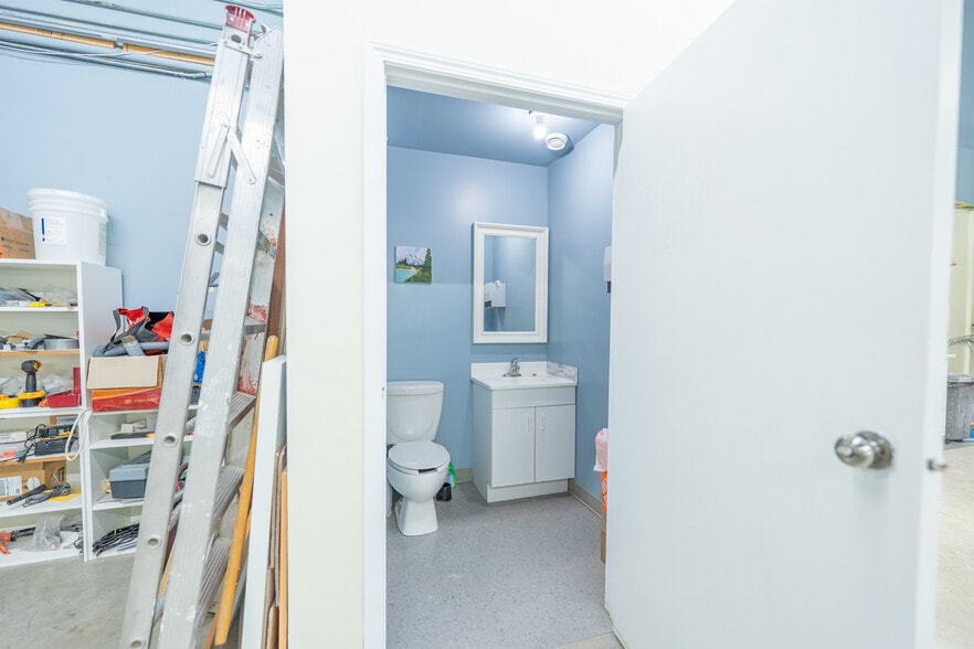 More Photos Of 3160 Parsons Rd NW, Edmonton Office Residential For Sale