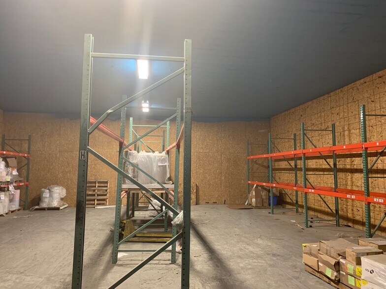 More Photos Of 85 North Rd, Highland Refrigeration Cold Storage For Lease