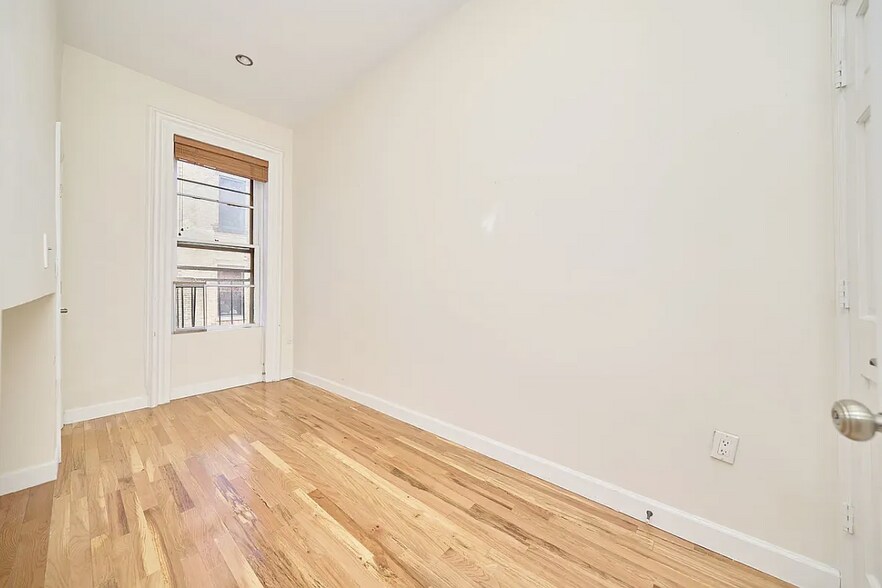 More Photos Of 222 E 18th St, New York Apartments For Sale