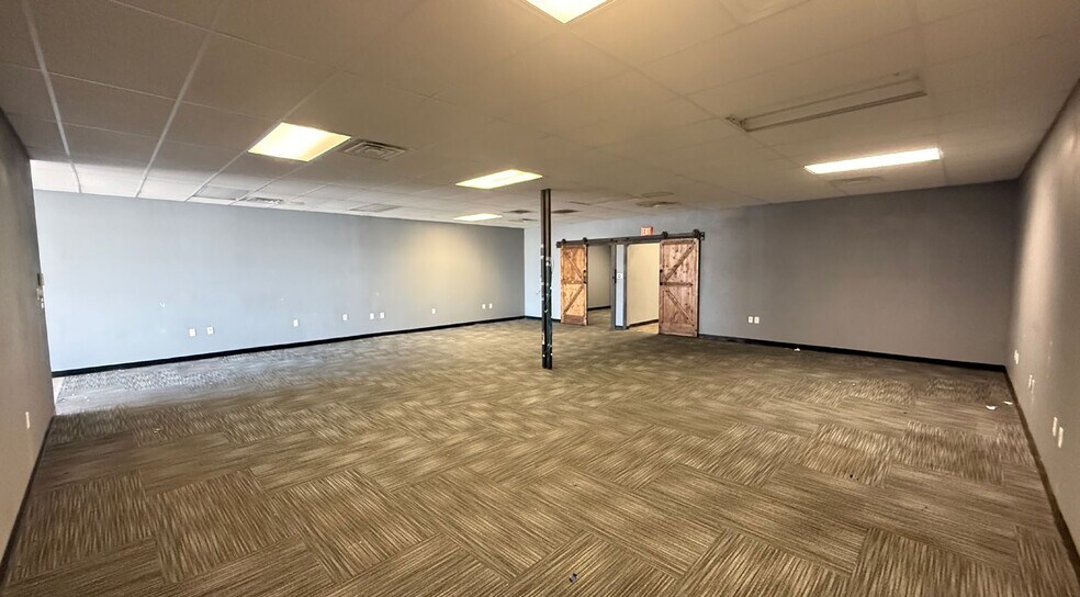 More Photos Of 5300-5320 Menaul Blvd NE, Albuquerque Storefront Retail Office For Lease