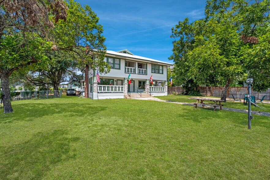 More Photos Of 603 E Grayson St, San Antonio Apartments For Sale