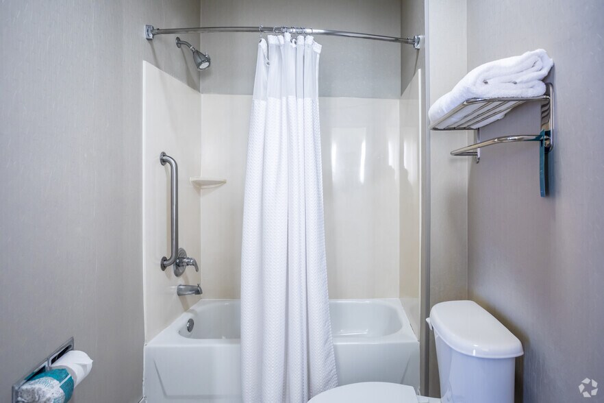 More Photos Of 2800 New Brunswick Rd, Memphis Hotel For Sale