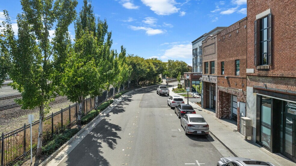 More Photos Of 112 Pacific St, Roseville Apartments For Lease