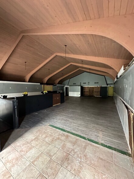 More Photos Of 2445 SW 13th St, Gainesville Storefront Retail Office For Sale