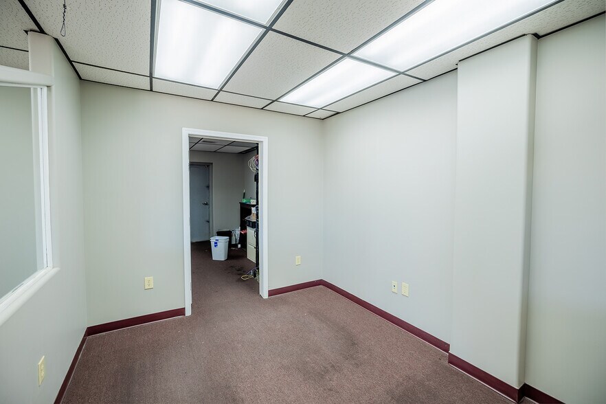 More Photos Of 11209 W Kellogg, Wichita Auto Dealership For Sale