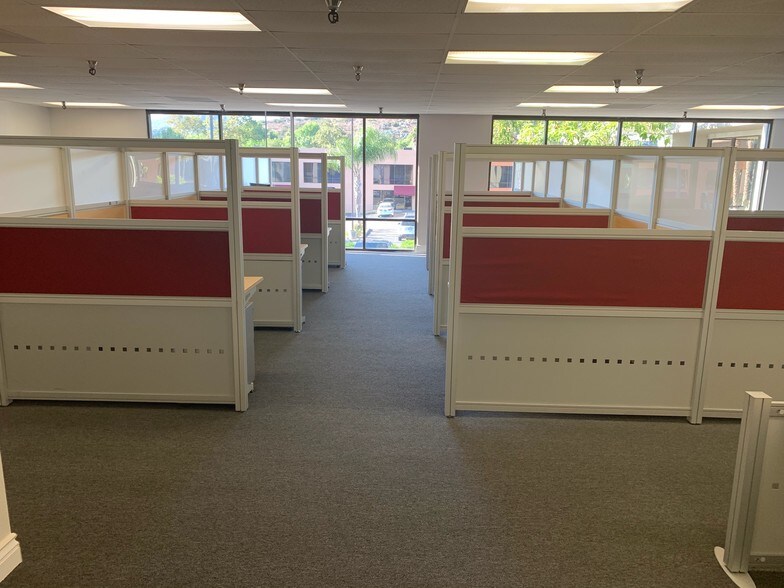 More Photos Of 340 Rancheros Dr, San Marcos Warehouse For Lease