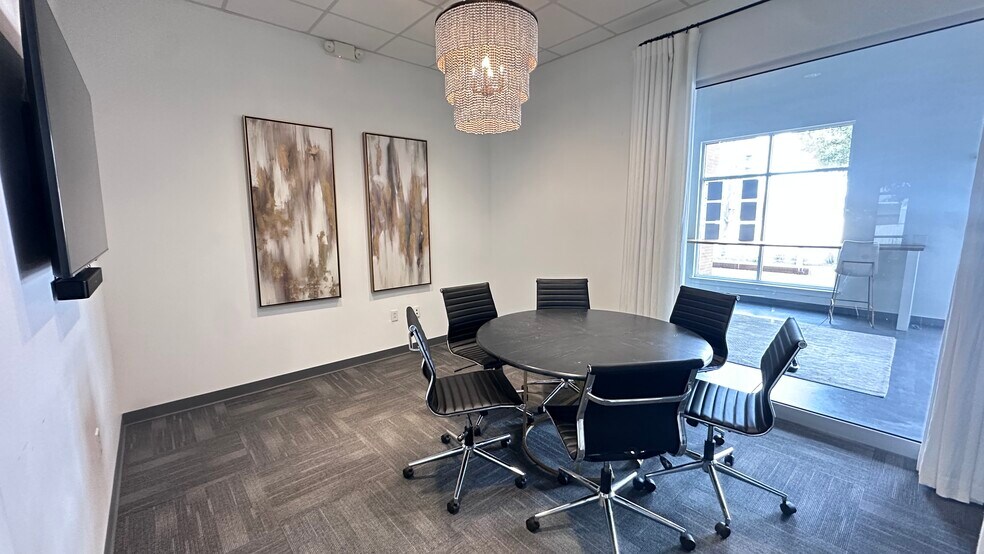 More Photos Of 4011 Charlotte Ave, Nashville Storefront For Lease