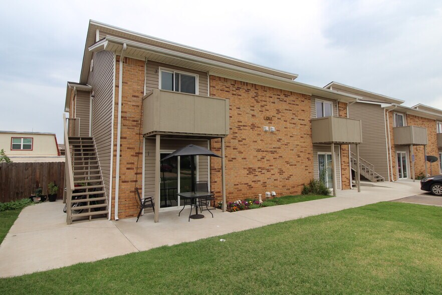 More Photos Of 1311 Glen Oaks Ct, Norman Apartments For Sale