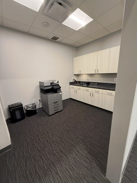More Photos Of 16-20 S Lewis Ave, Tulsa Office For Lease