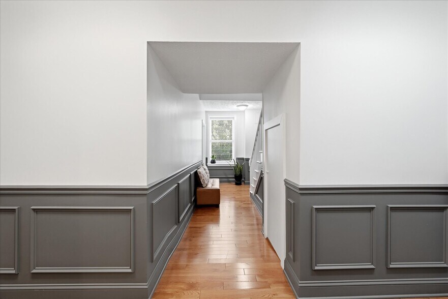 More Photos Of 48 W Boscawen St, Winchester Storefront Retail Office For Sale