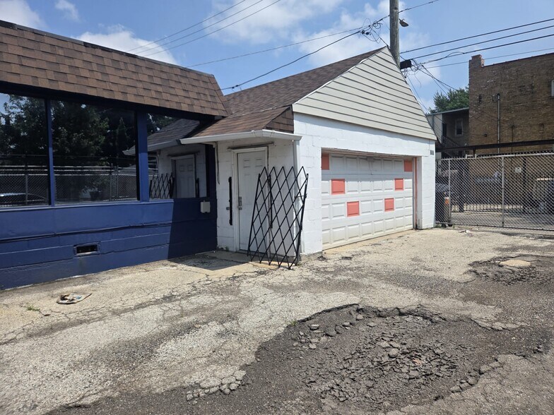 More Photos Of 2901 N Cicero Ave, Chicago General Retail For Lease