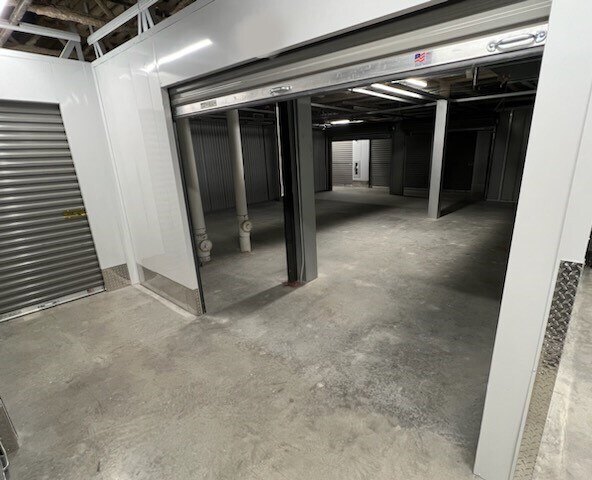 More Photos Of 650-660 NW 30th St, Miami Self Storage For Lease