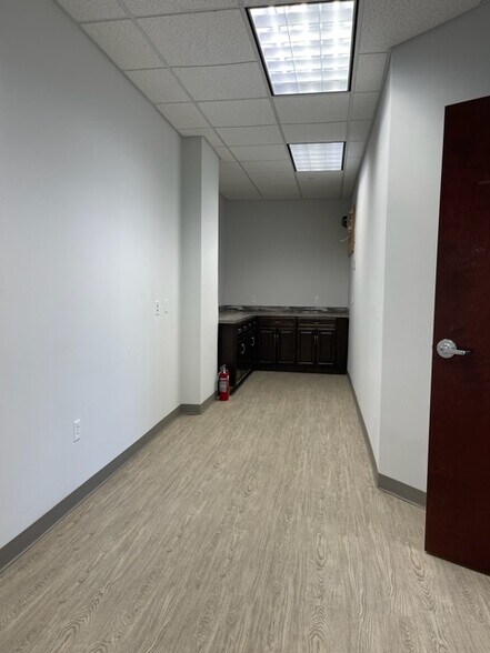 More Photos Of 12 Penns Trl, Newtown Medical For Lease