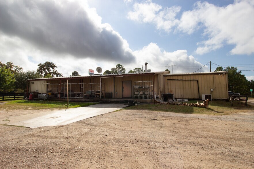 More Photos Of 47506 US-290 BUS, Hempstead Convenience Store For Sale
