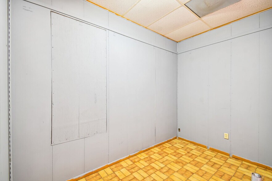 More Photos Of 1006 6th St NW, Winter Haven Freestanding For Lease