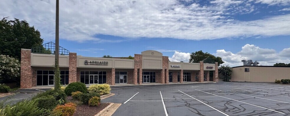 More Photos Of 2500 Battleground Ave, Greensboro Unknown For Lease