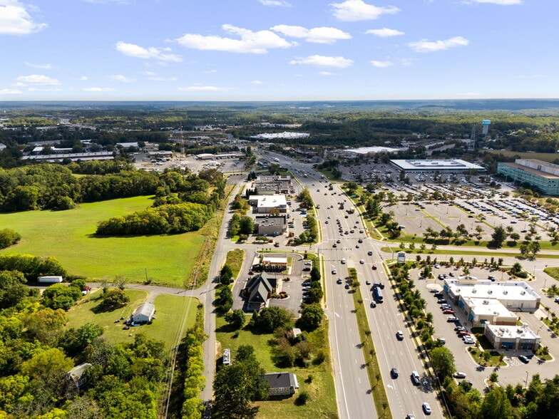 More Photos Of 1036 Warrenton Rd, Fredericksburg General Retail For Lease