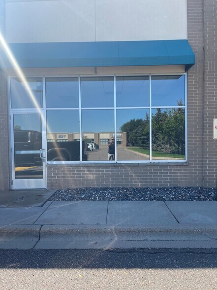More Photos Of 14000 Northdale Blvd, Rogers Medical For Lease