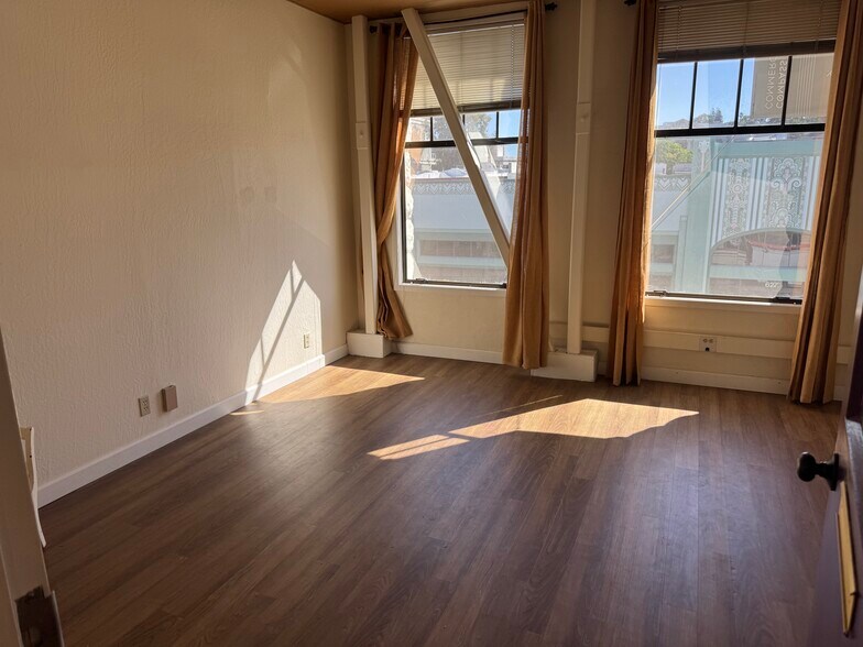 More Photos Of 624 Ferry St, Martinez Office For Lease