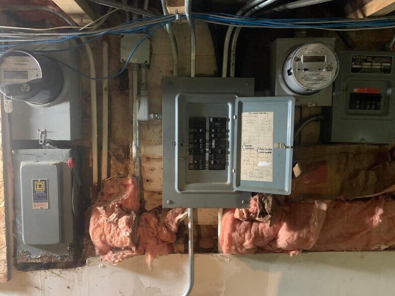 More Photos Of 620 W Historic Mitchell St, Milwaukee Storefront Retail Office For Sale