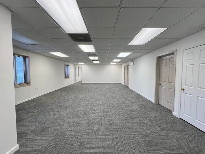 More Photos Of 1242 West Chester Pike, West Chester Office For Sale