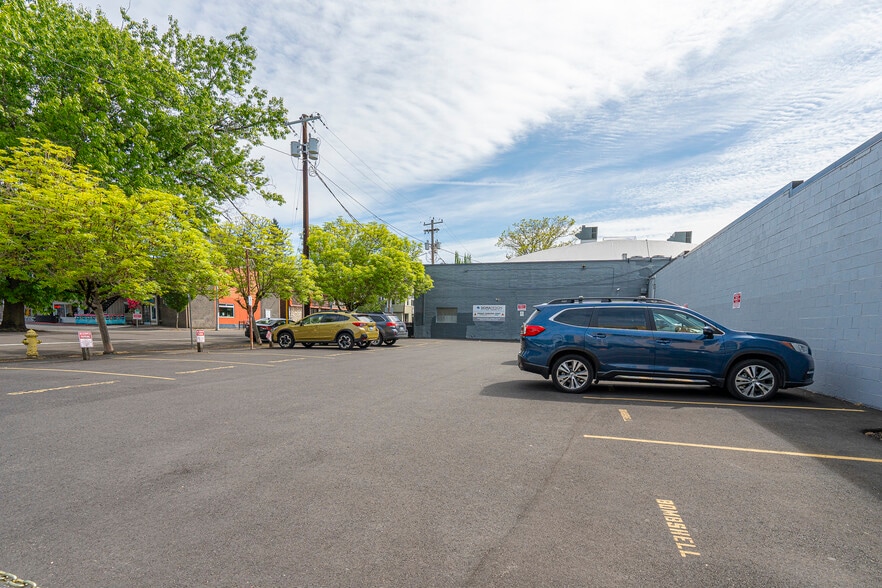 More Photos Of 1714 Broadway St, Vancouver Auto Repair For Sale