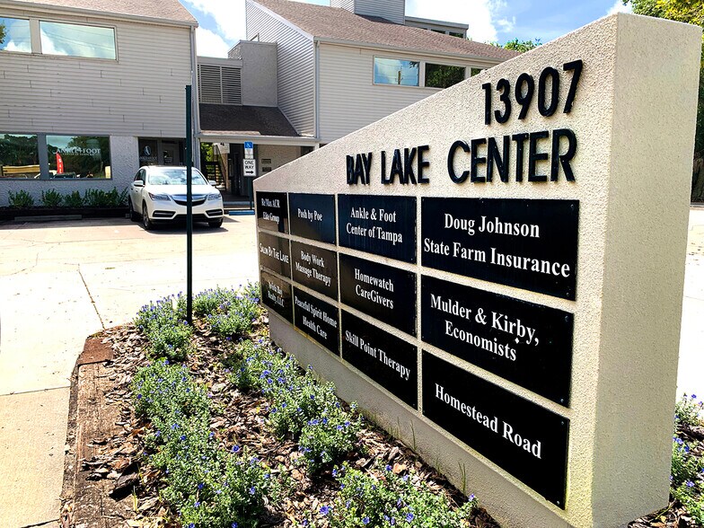 More Photos Of 13907 N Dale Mabry, Tampa Office For Sale