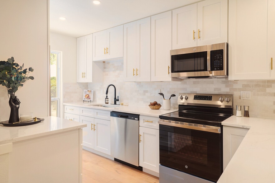 More Photos Of 3802 Southway Dr, Austin Apartments For Sale