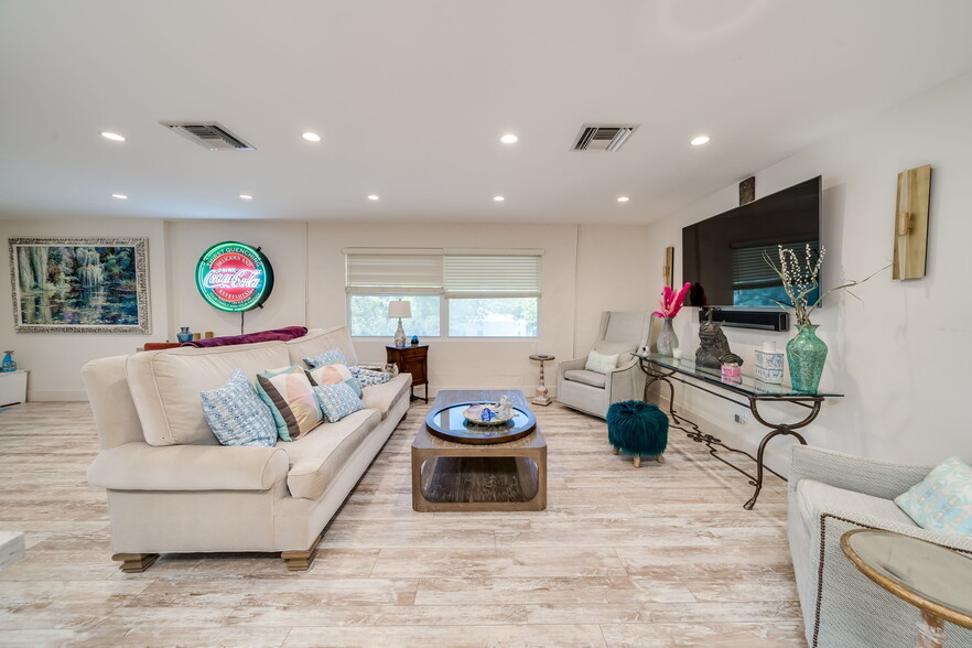 More Photos Of 234 NE 4th Ave, Delray Beach Warehouse For Sale