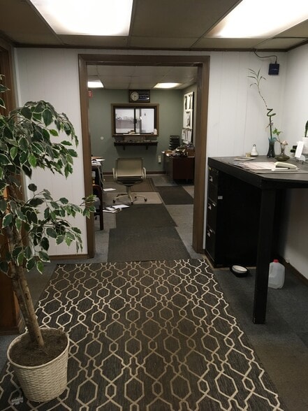 More Photos Of 101 Bennett Rd, Camillus Auto Dealership For Sale
