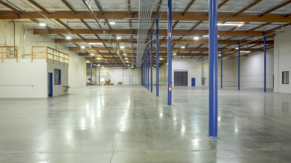 More Photos Of 19405 68th Dr NE, Arlington Manufacturing For Lease