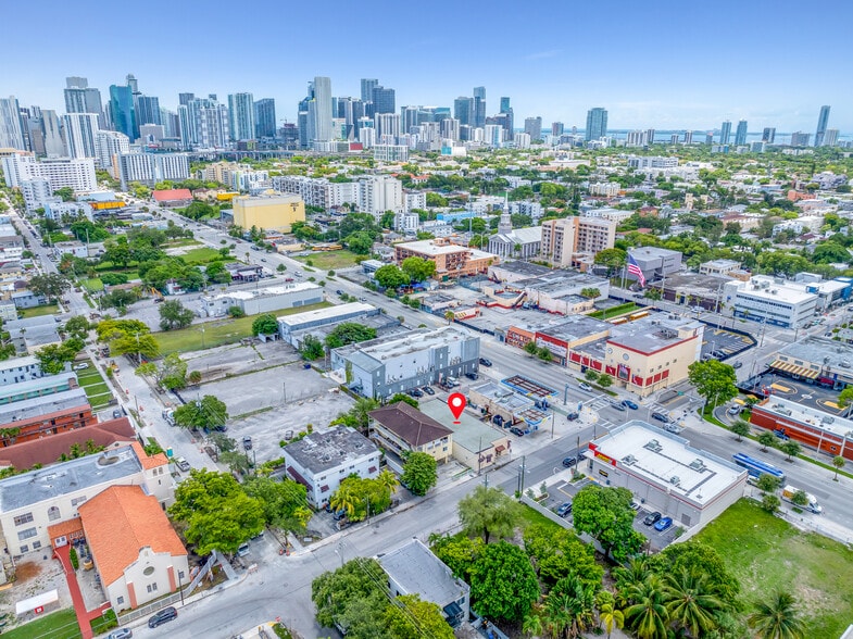 More Photos Of 999 W Flagler St, Miami Service Station For Lease