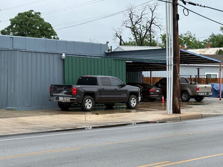 More Photos Of 702 Roosevelt Ave, San Antonio Auto Repair For Sale