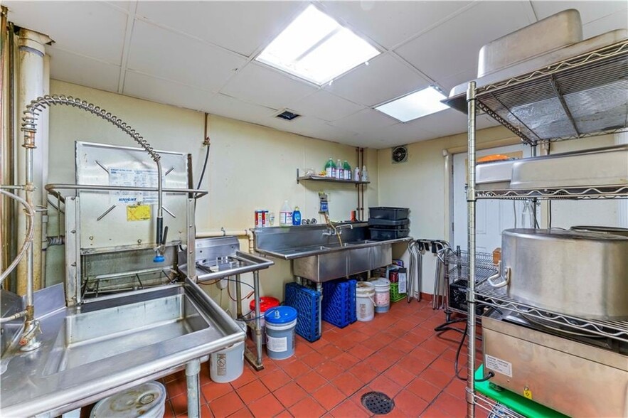 More Photos Of 2512 E Carson St, Pittsburgh Bar For Sale