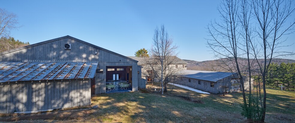 More Photos Of 35 Fawn Ledge Ln, Jamaica Religious Facility For Sale