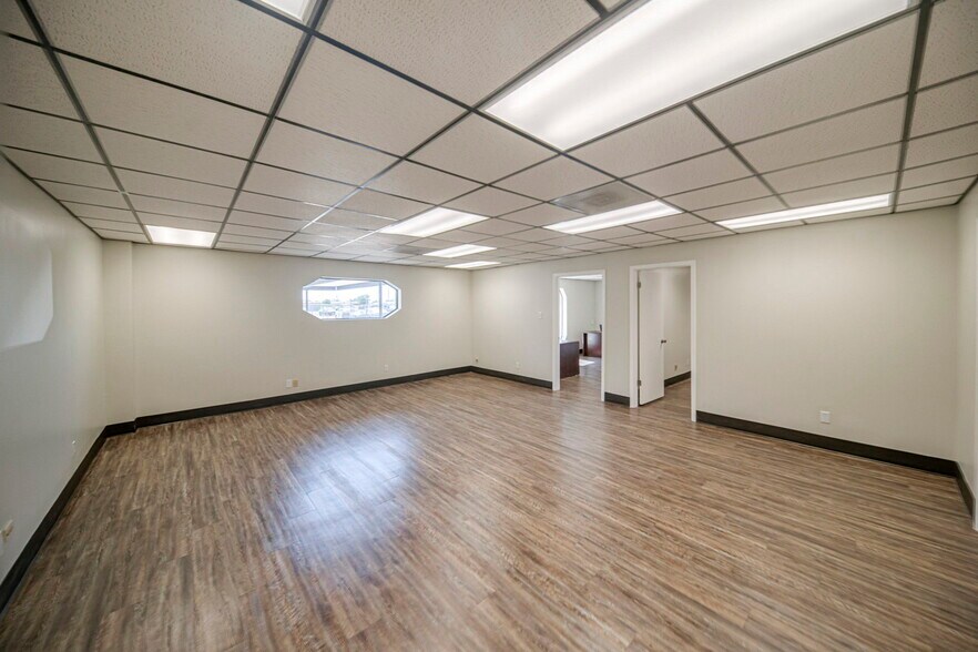 More Photos Of 1410 Rankin Hwy, Midland Office For Sale
