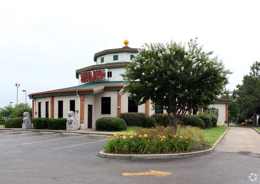 More Photos Of 2936 Kirby Whitten Rd, Memphis Restaurant For Lease